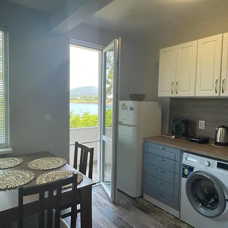 Apartment прекрасен с гледка към морето в *